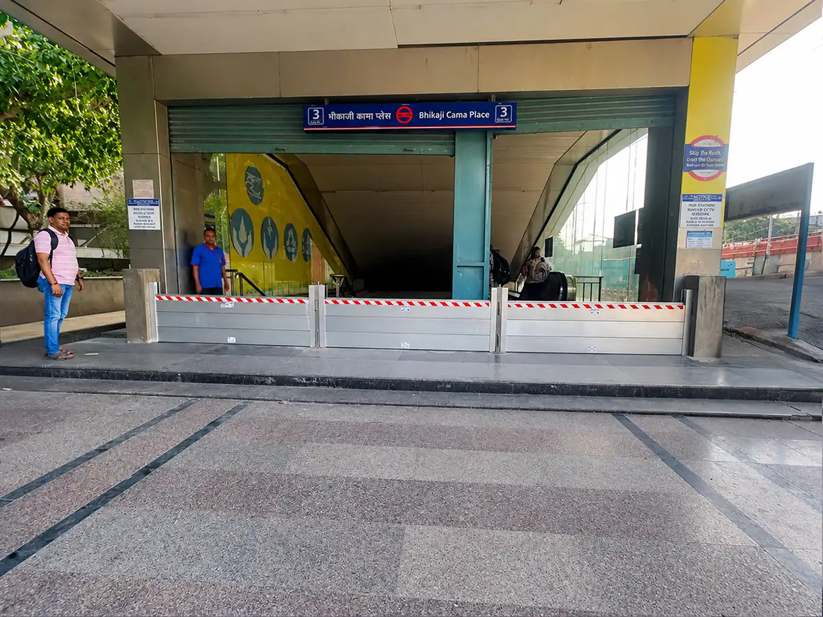 H-Frame flood barrier at Bhikaji Cama Place Metro Station, Delhi